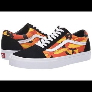 (Pop Camo) Black/Spicy Orange Old School Vans
